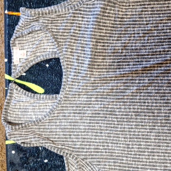 Long sleeve lond dress white and grey with open shoulders - Picture 2 of 4